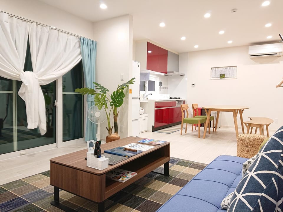 Living room, Dining area