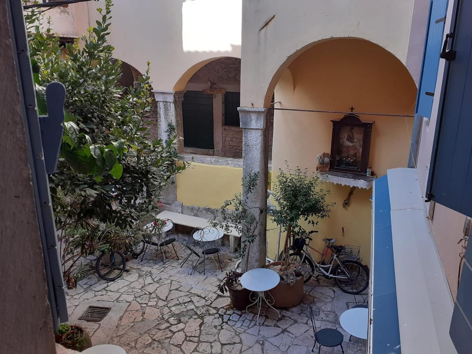 Inner courtyard view