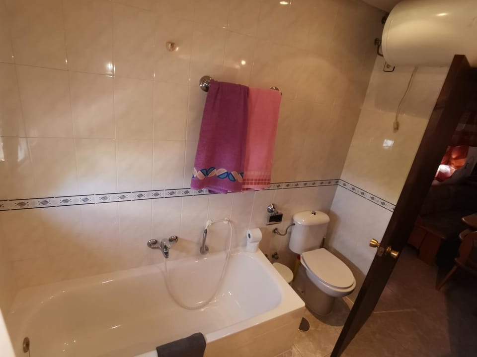 Hot Tub, Bathroom