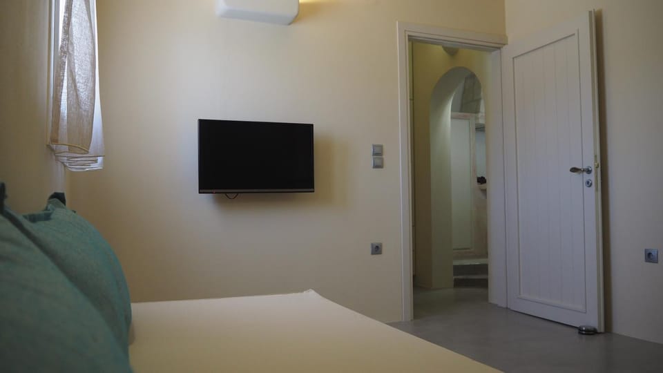 TV and multimedia, Living room, Bedroom