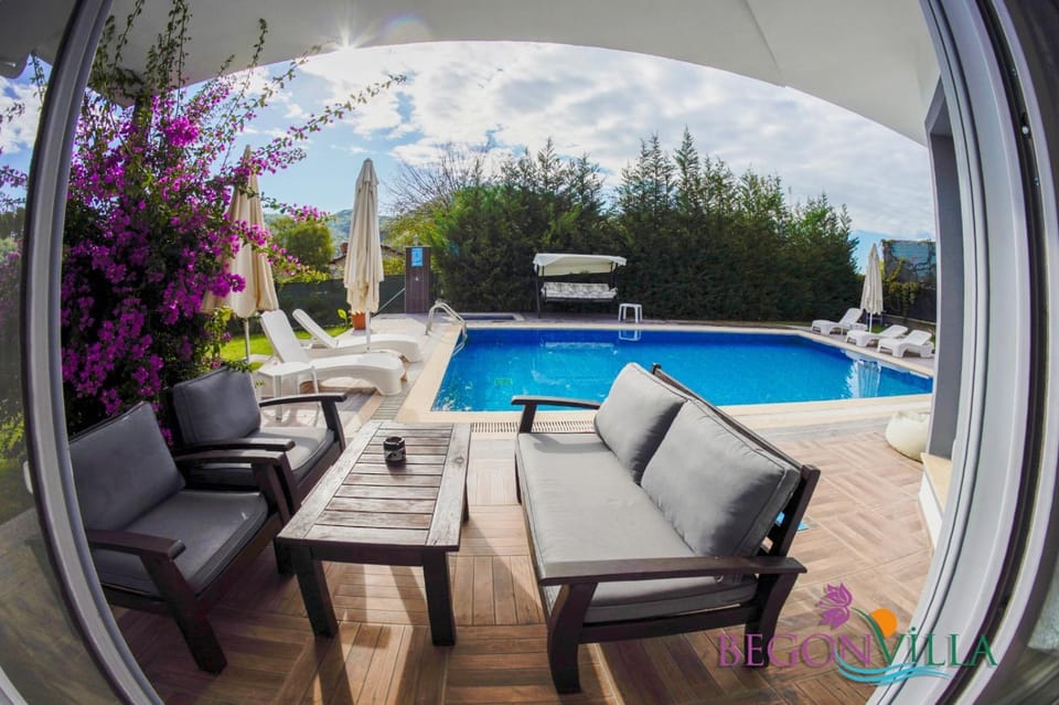 Patio, Natural landscape, Balcony/Terrace, Pool view, Swimming pool, sunbed