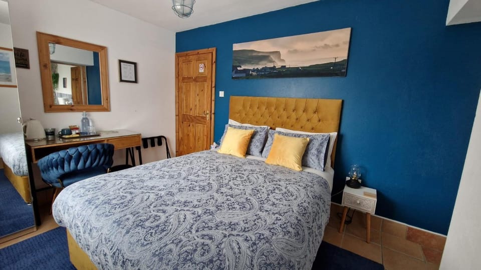 Coffee/tea facilities, Photo of the whole room, Bedroom