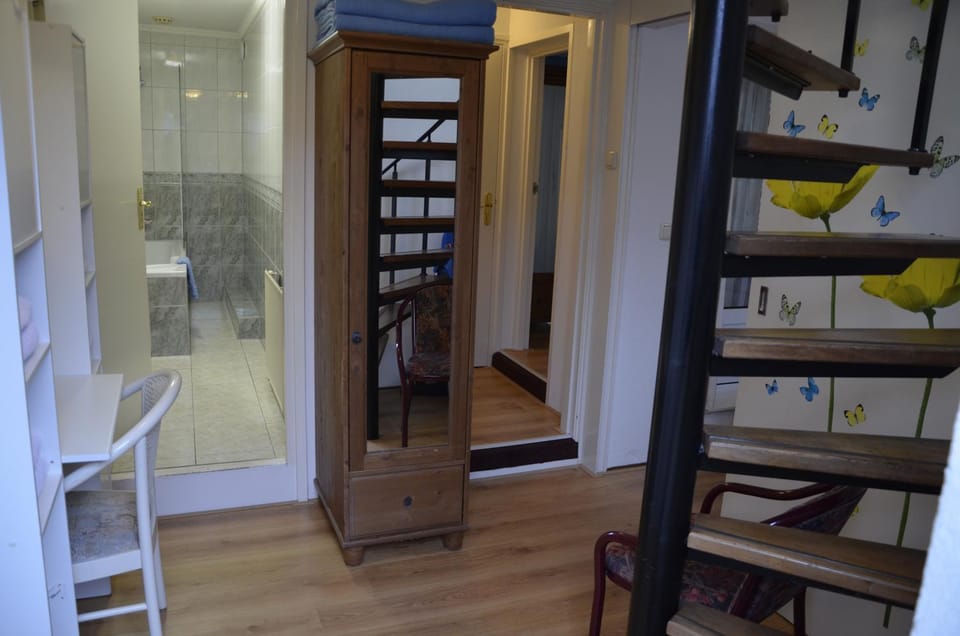 Zomerhuisje achter Torenlicht Apartment in Egmond aan Zee