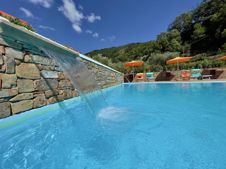 Day, Natural landscape, Mountain view, Pool view, Swimming pool, sunbed