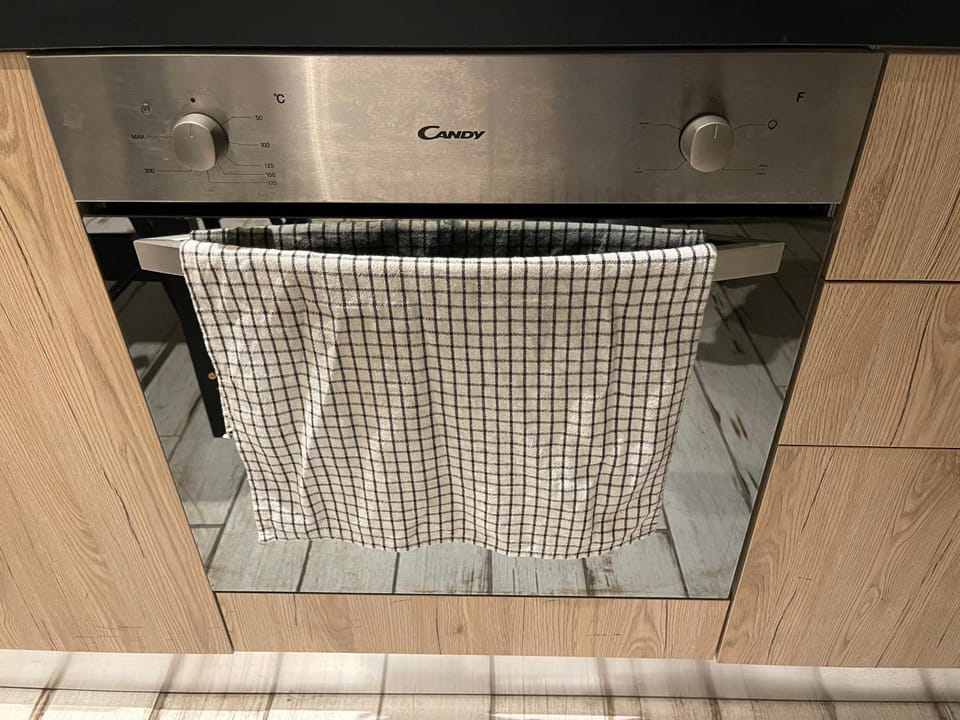 Kitchen or kitchenette, oven