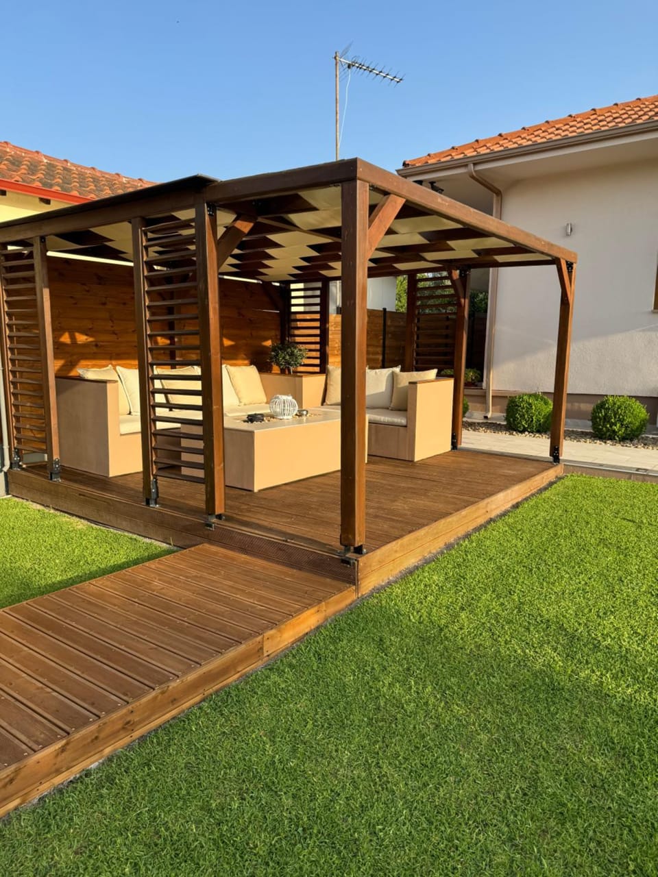 Patio, Day, Garden, Seating area, Garden view, Inner courtyard view