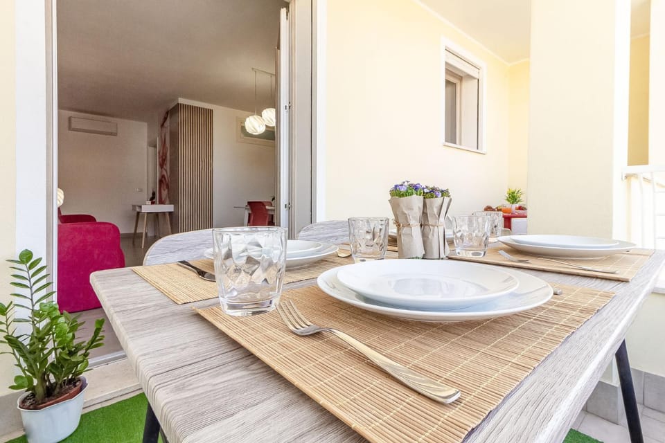 Balcony/Terrace, Kitchen or kitchenette, Living room, Seating area, Dining area, Breakfast