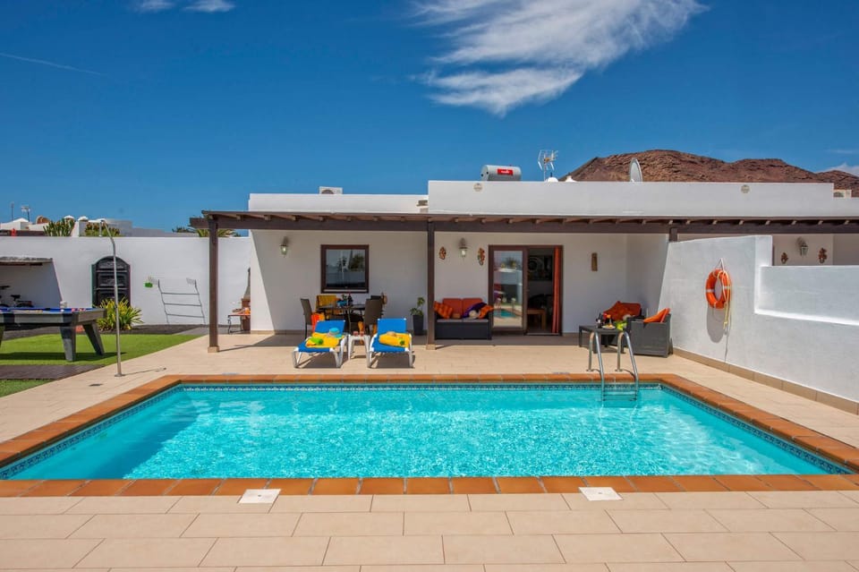 Ramon Villa in Playa Blanca