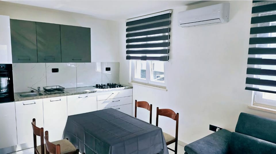 Living room, Dining area, kitchen