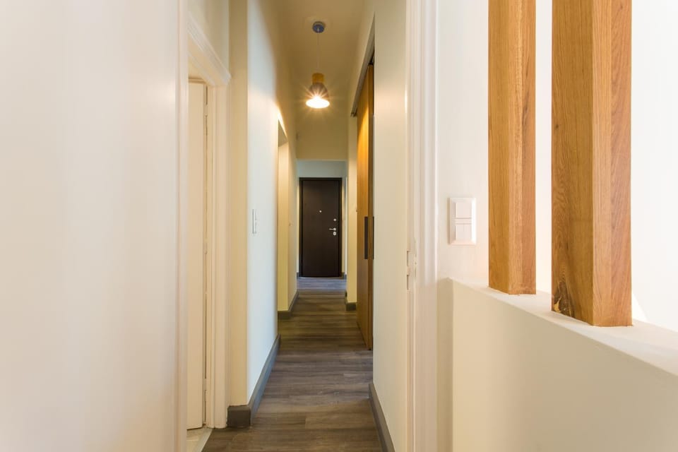 Facade/entrance, Photo of the whole room