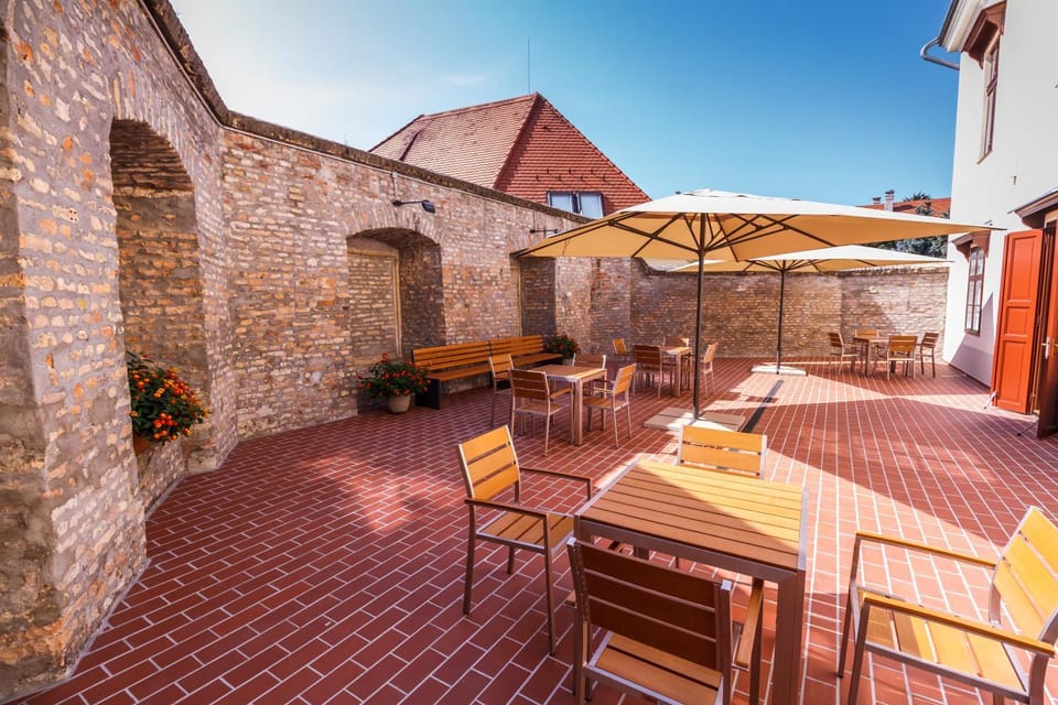 Patio, Banquet/Function facilities