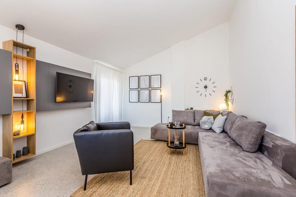 TV and multimedia, Living room, Seating area
