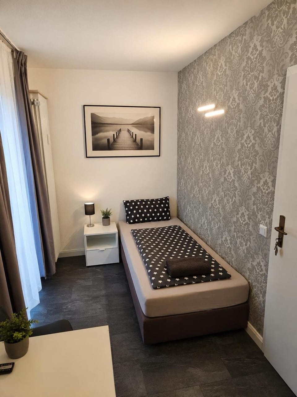Photo of the whole room