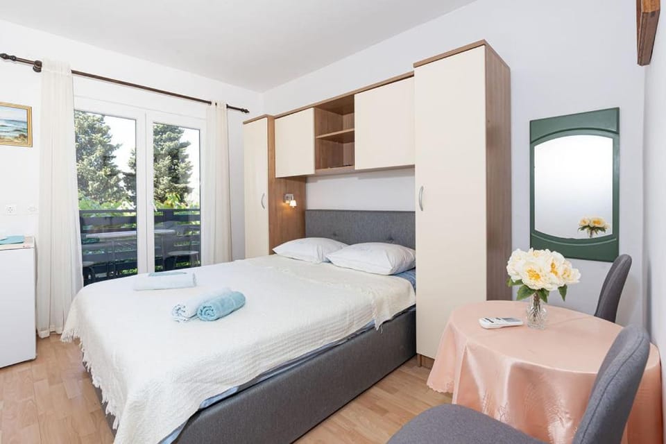 Apartments & Rooms Meštrov Bed and Breakfast in Šibenik-Knin County, Croatia