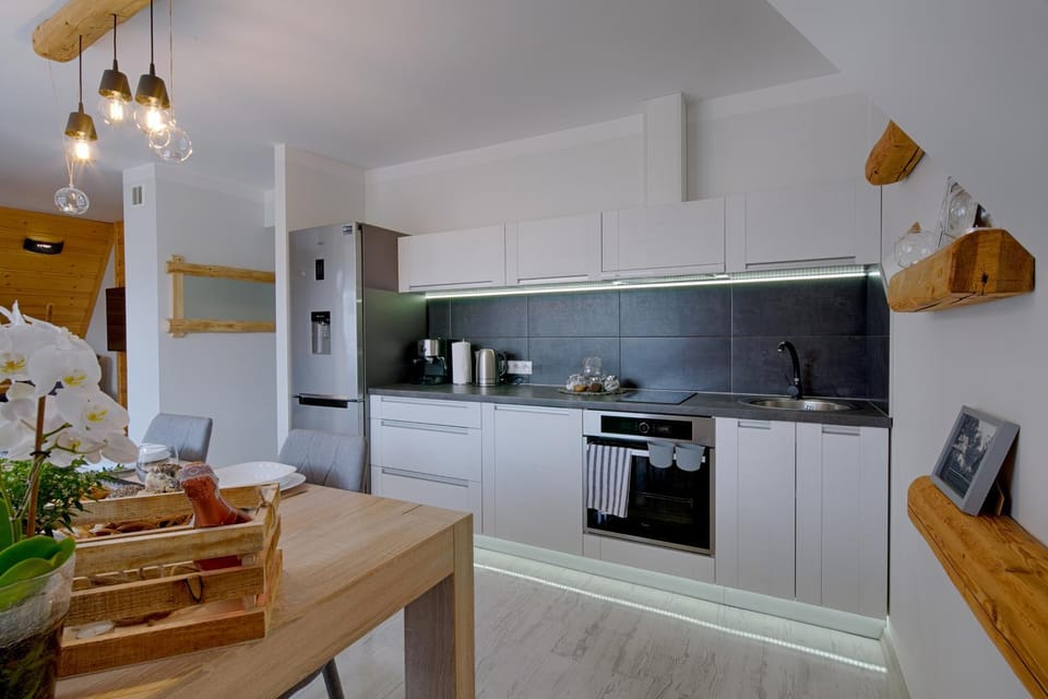 Coffee/tea facilities, Kitchen or kitchenette, Food and drinks, Other, Photo of the whole room, Decorative detail, Dining area, On site, Area and facilities
