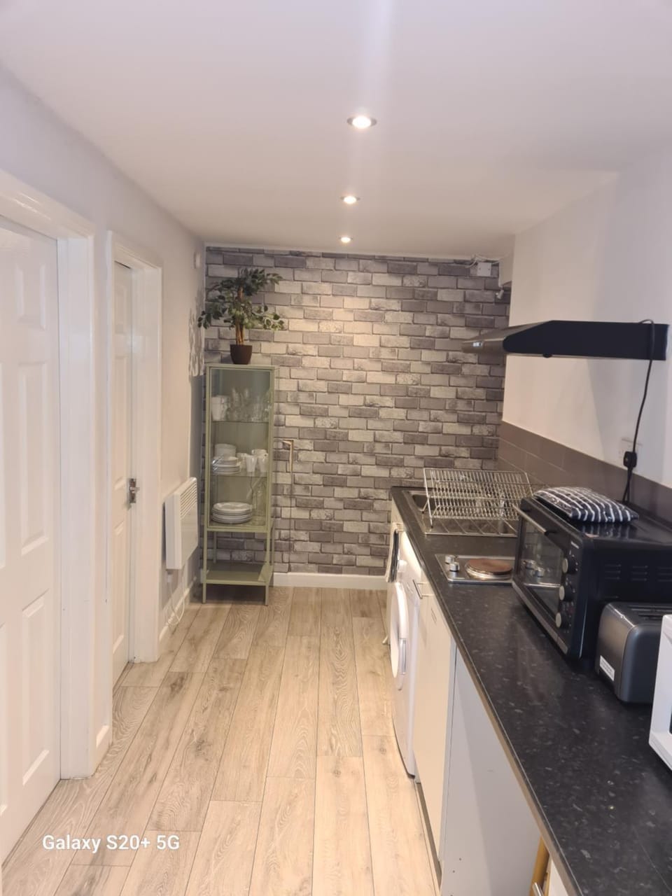The Reading three bedroom apartment with gardens, suitable for contractors Apartment in England