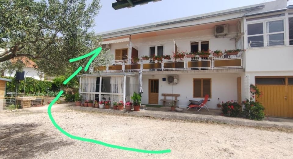 Property building, Garden, Balcony/Terrace, Garden view