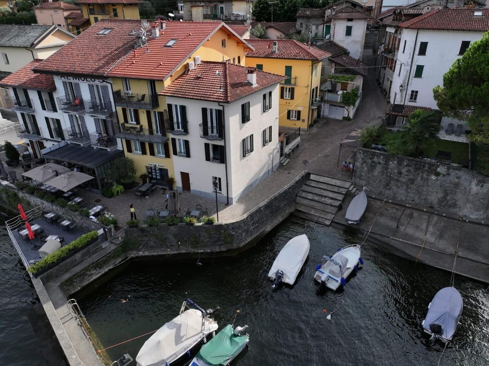 Property building, Neighbourhood, Bird's eye view, Lake view