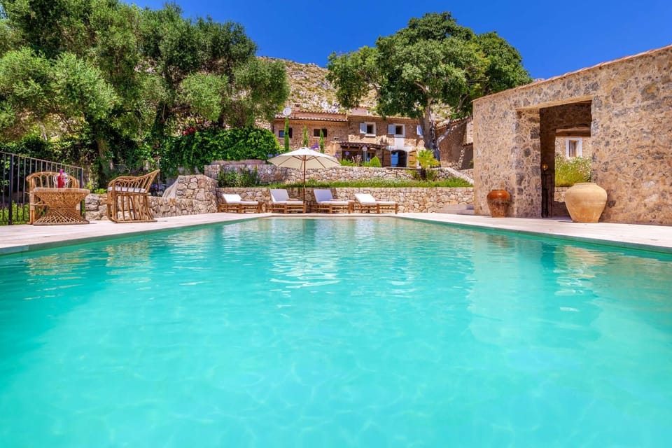 Natural landscape, Swimming pool, Swimming pool, sunbed