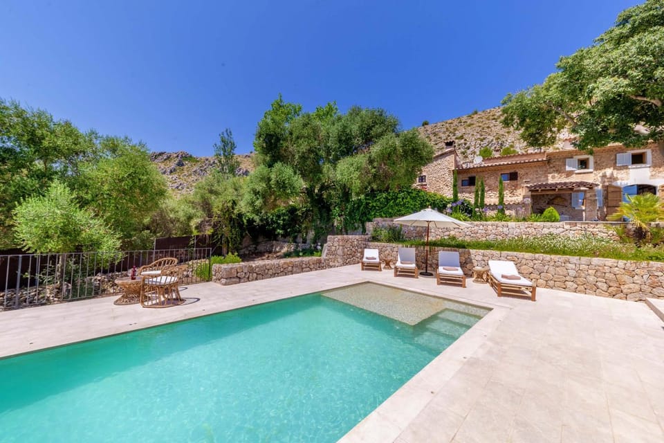 Balcony/Terrace, Mountain view, Swimming pool, Swimming pool, sunbed