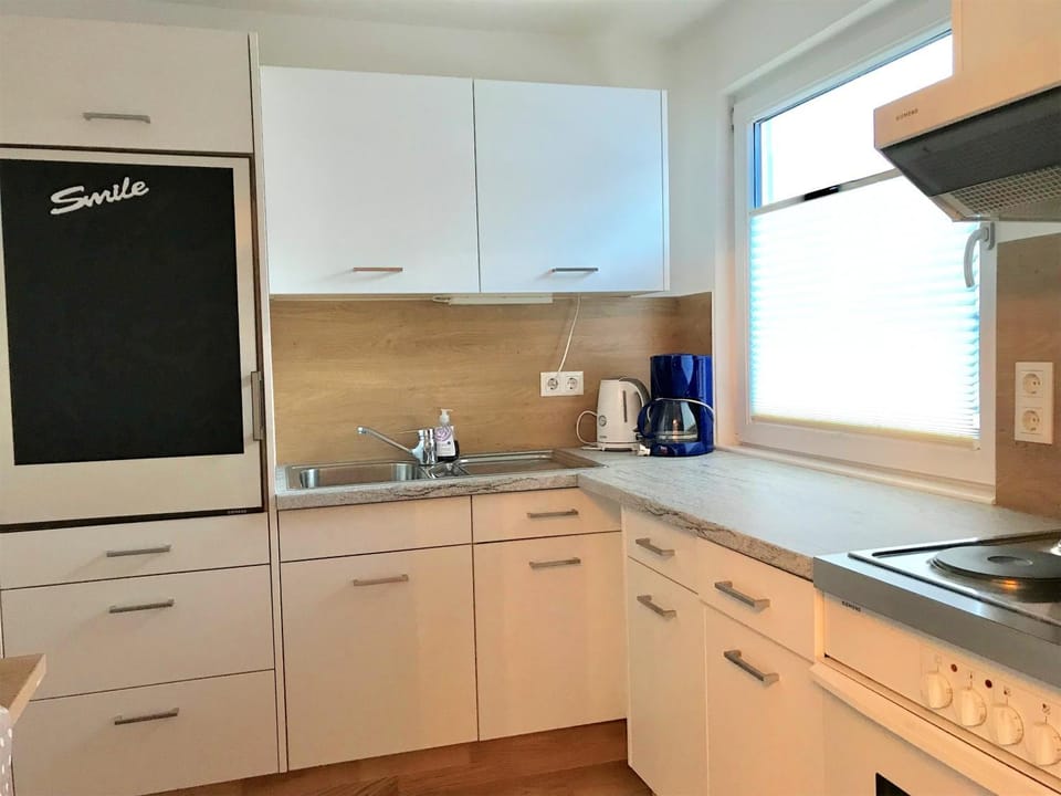 Coffee/tea facilities, Kitchen or kitchenette