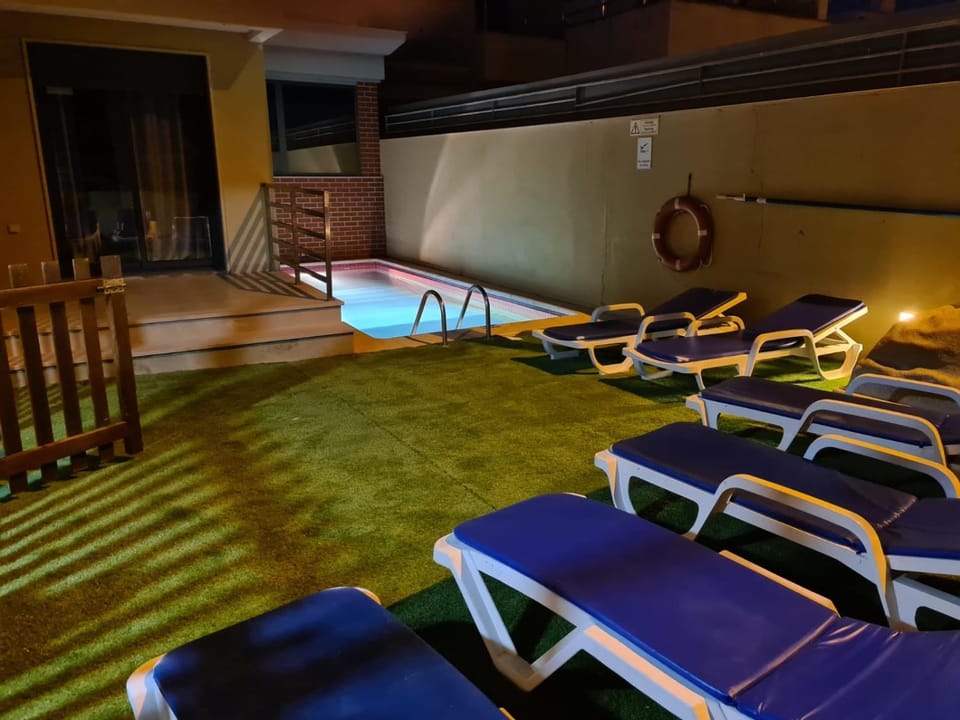 Cozy villa with pool and Barbecue House in Olhos de Água