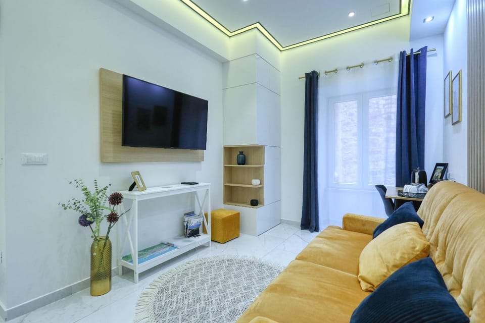 TV and multimedia, Living room, Seating area