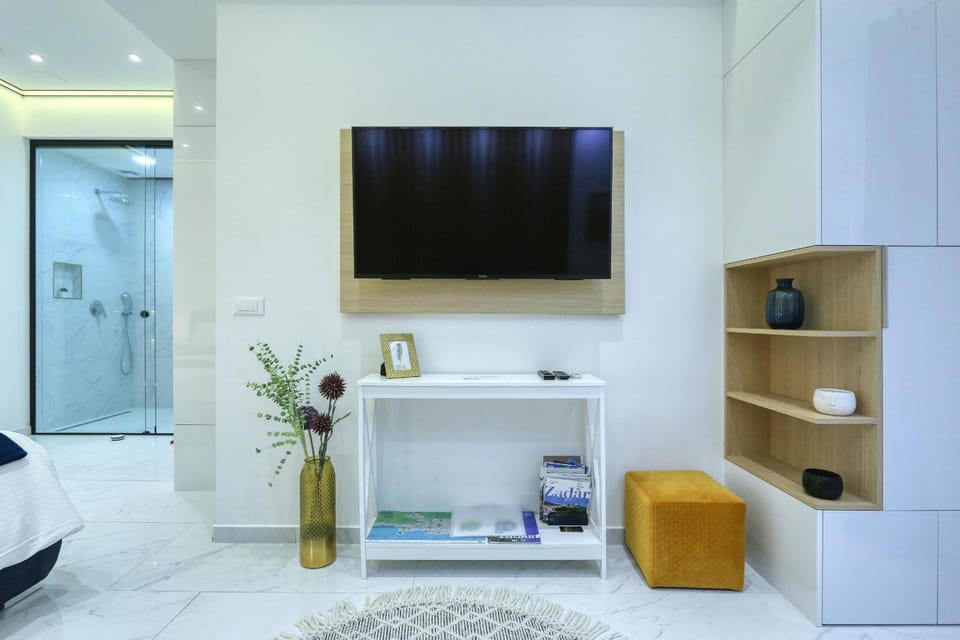 TV and multimedia, Living room, Seating area, soundproof