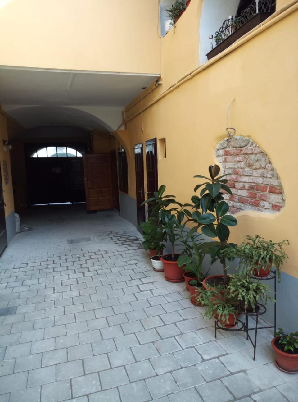 Patio, Facade/entrance