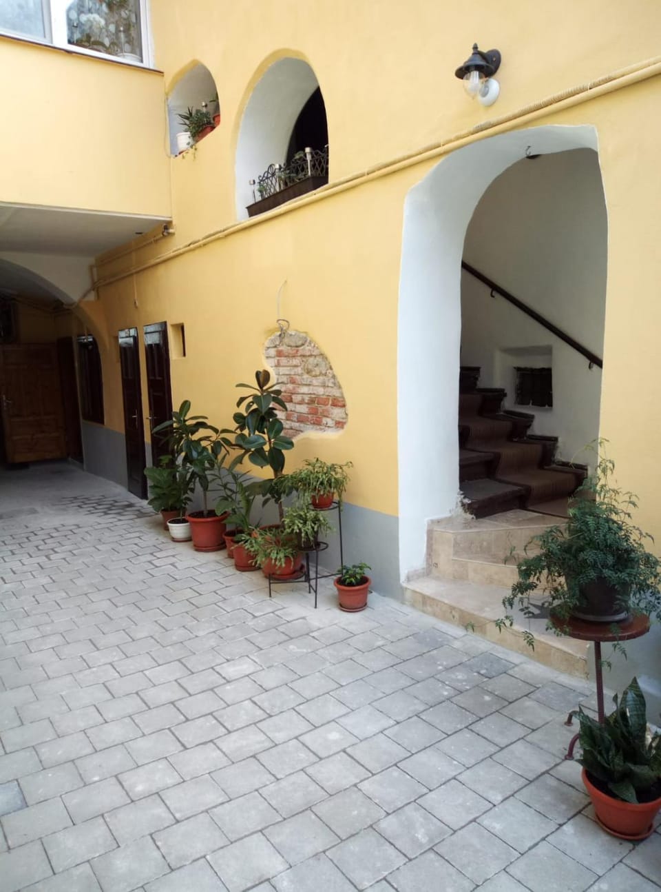 Patio, Facade/entrance