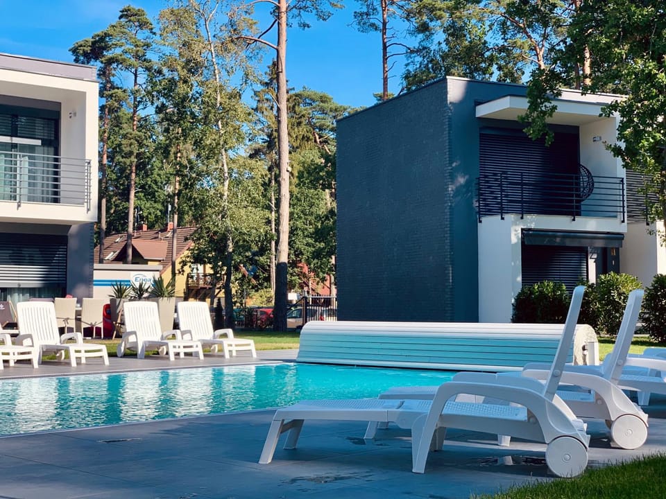 Area and facilities, Swimming pool