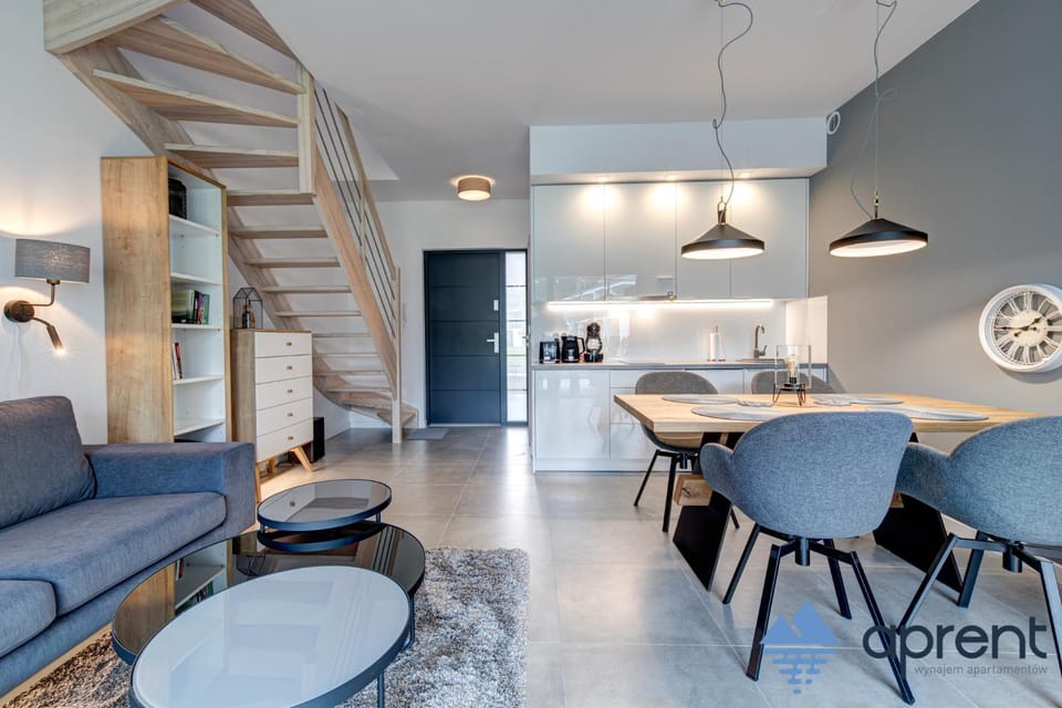 Coffee/tea facilities, Kitchen or kitchenette, Living room, Seating area, Dining area