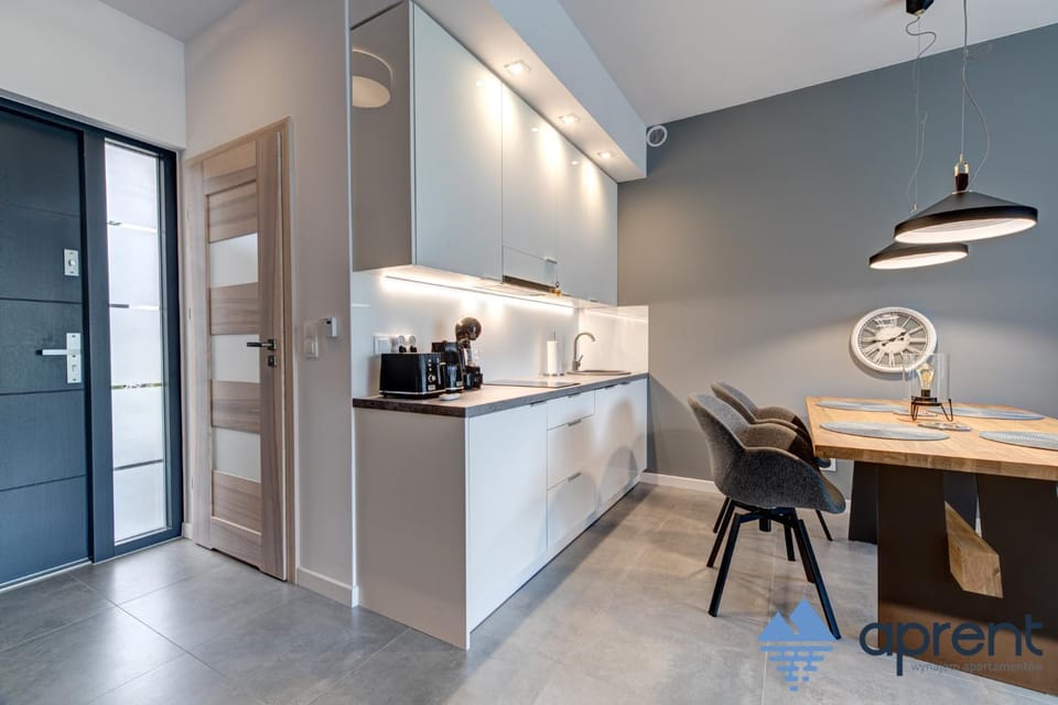 Coffee/tea facilities, Kitchen or kitchenette, Dining area