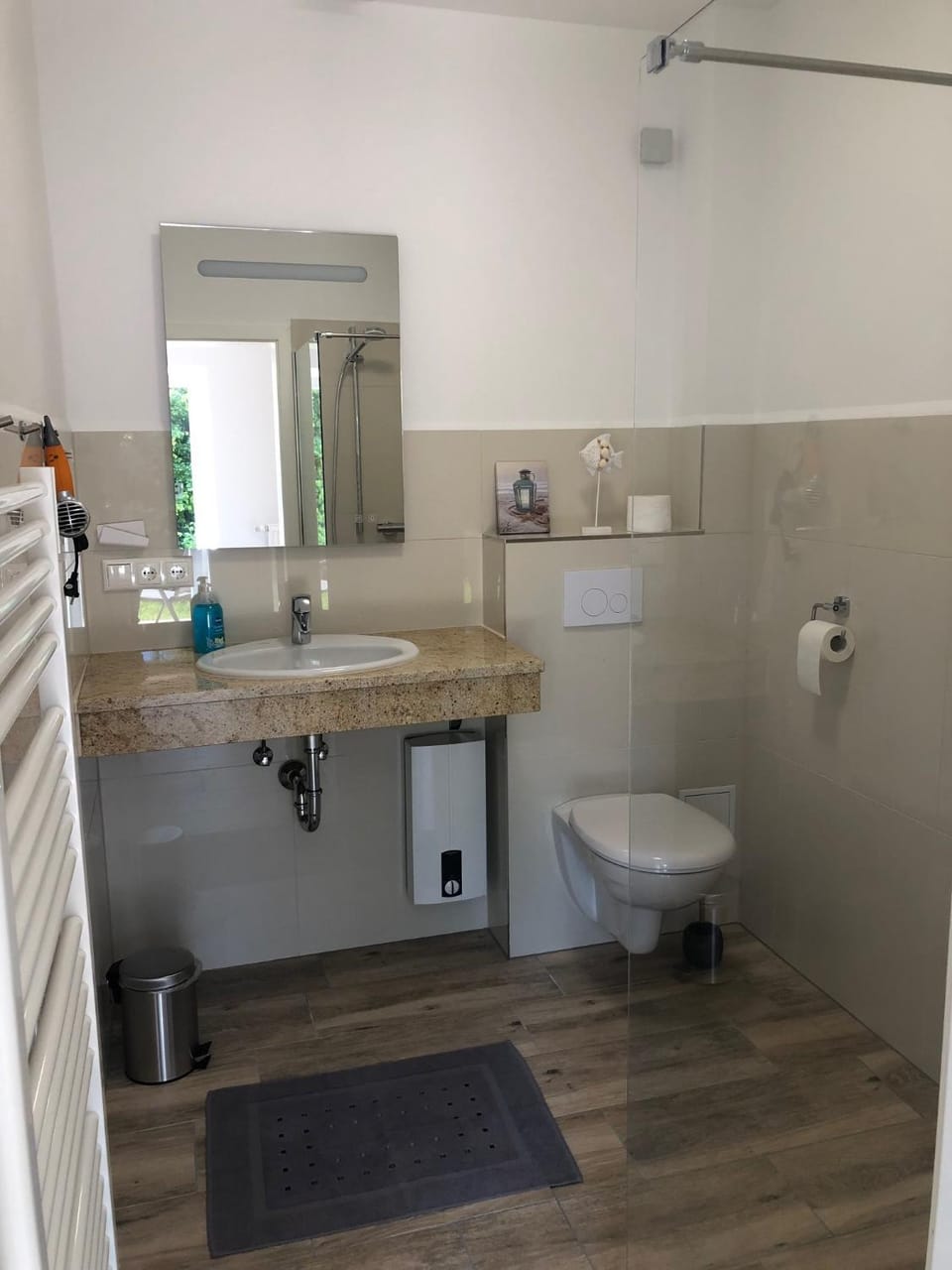 Shower, Toilet, Bathroom, Decorative detail