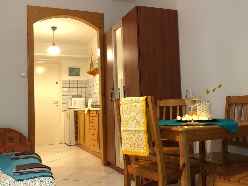 Dining area, Bedroom