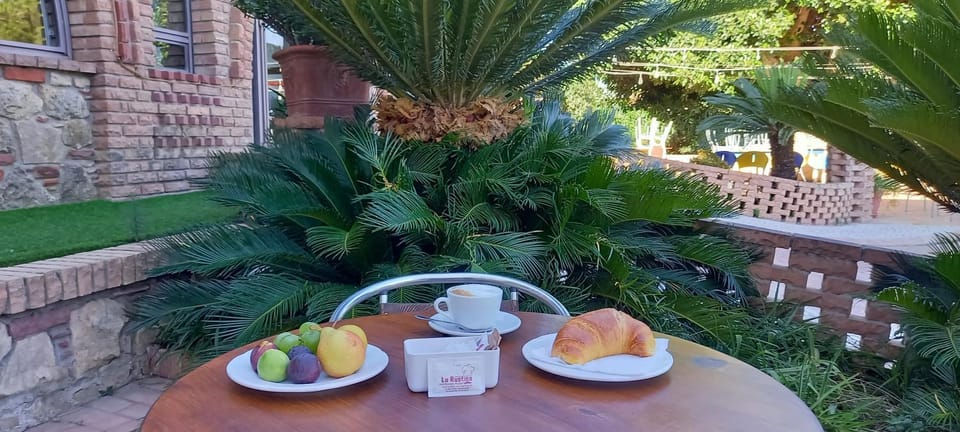 Balcony/Terrace, Food, Breakfast