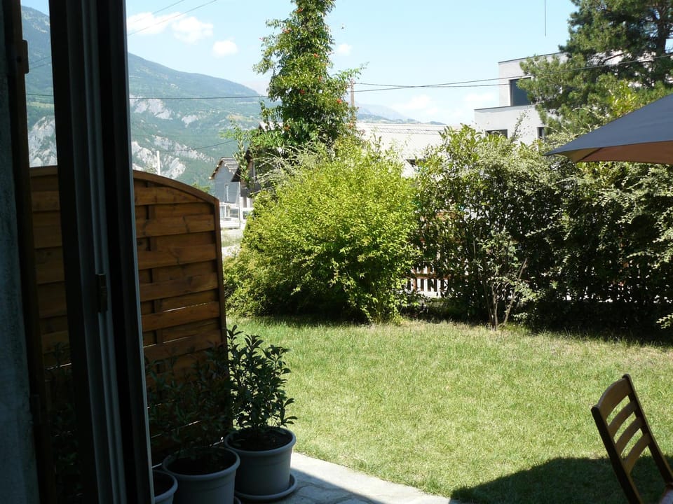 Garden view, Mountain view