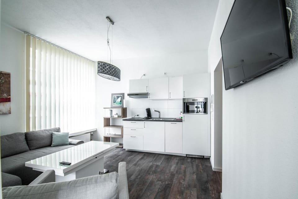 TV and multimedia, Coffee/tea facilities, Kitchen or kitchenette, Seating area, Dining area