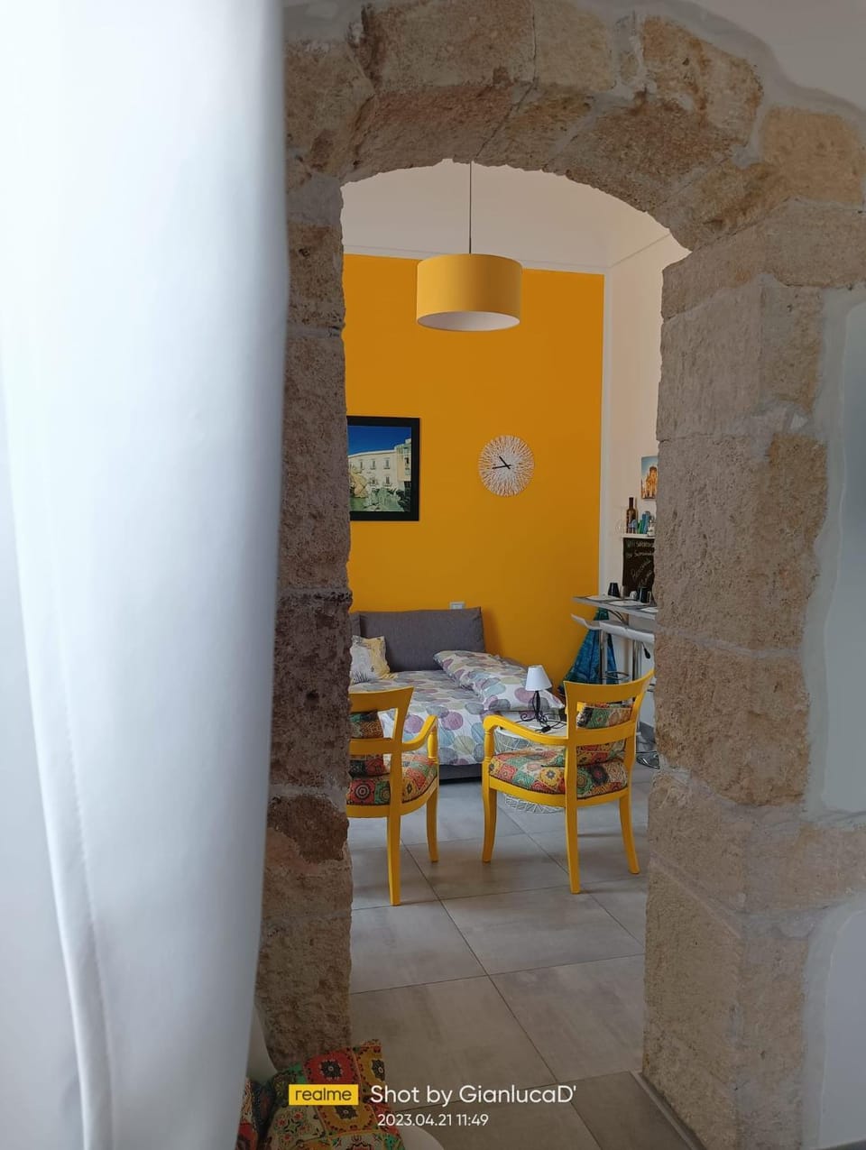 Bed, Living room, Seating area, Dining area