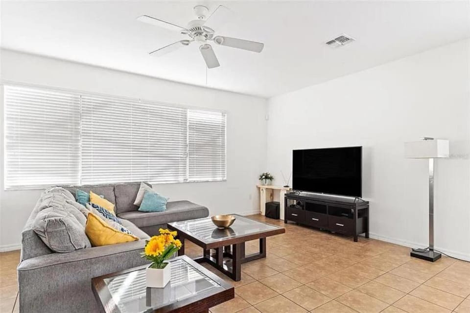 Luxurious Villa - Near Disney - Golf Course Villa in Loughman