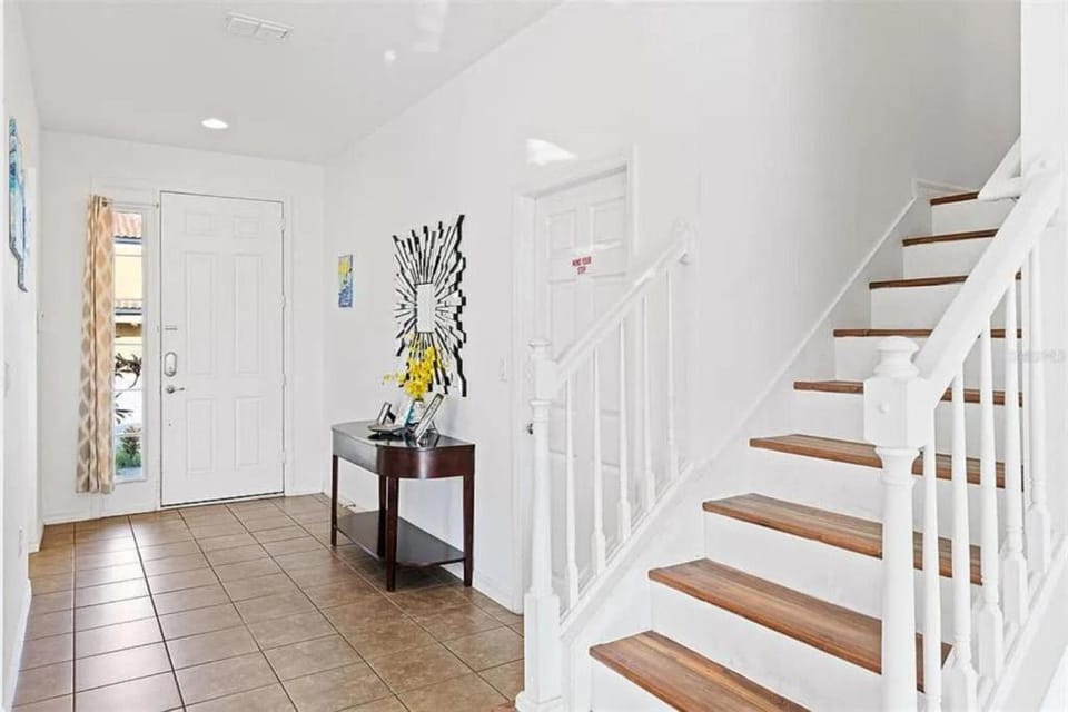Luxurious Villa - Near Disney - Golf Course Villa in Loughman
