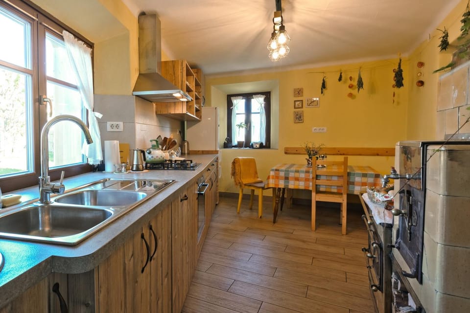 Kitchen or kitchenette, Kitchen or kitchenette, Communal kitchen, dishwasher, oven, stove, kitchen