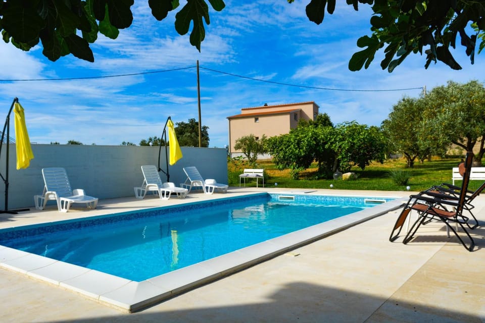 Villa Kutija with heated pool Apartment in Biograd na Moru