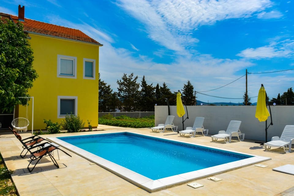 Villa Kutija with heated pool Apartment in Biograd na Moru