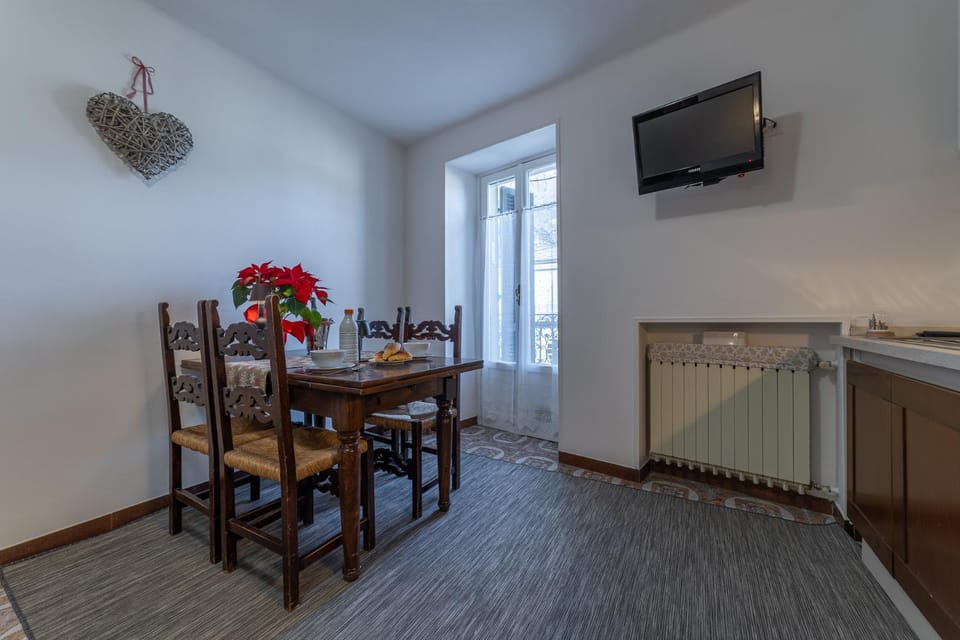 TV and multimedia, Dining area