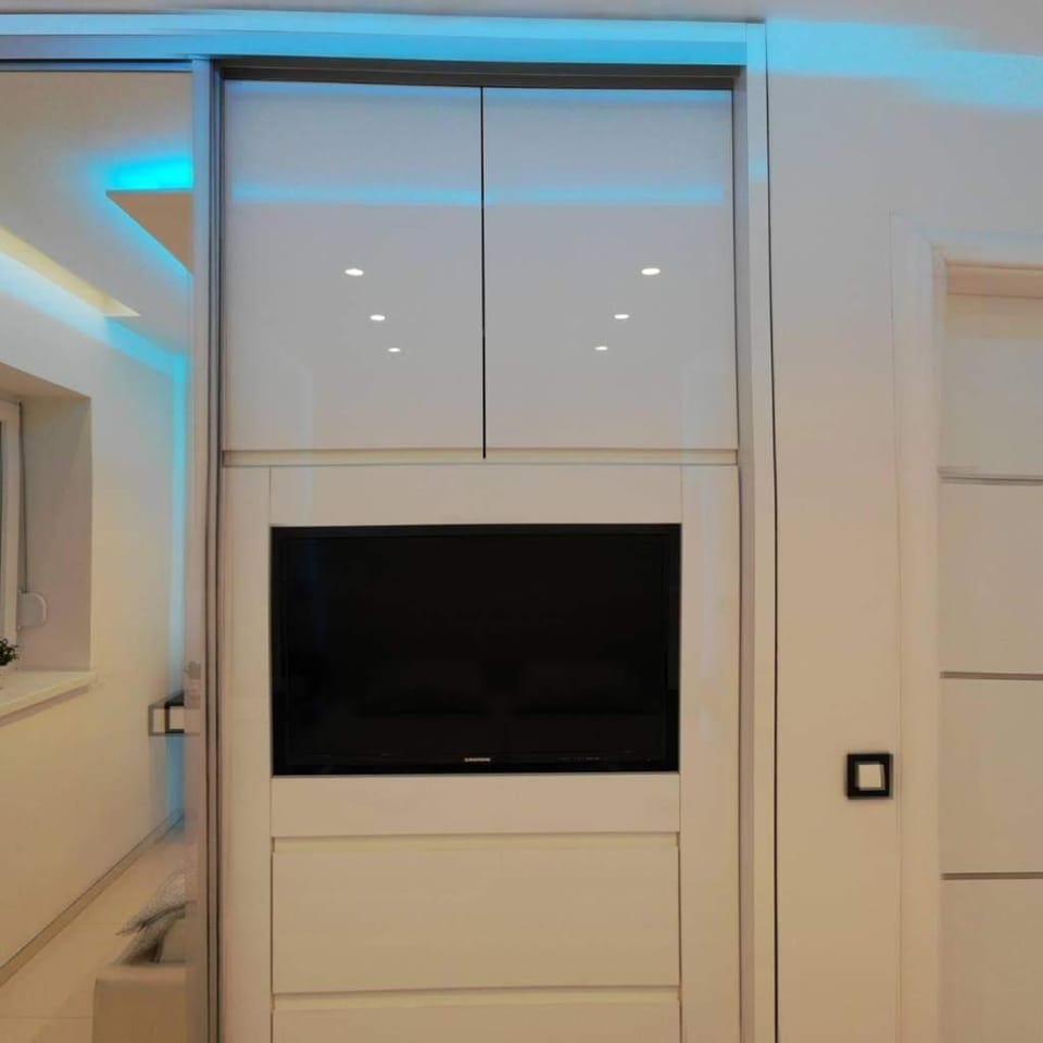 TV and multimedia, wardrobe