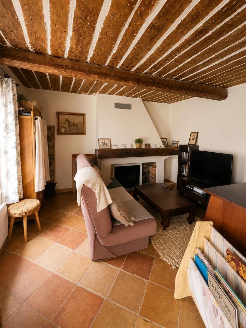 Communal lounge/ TV room, Living room