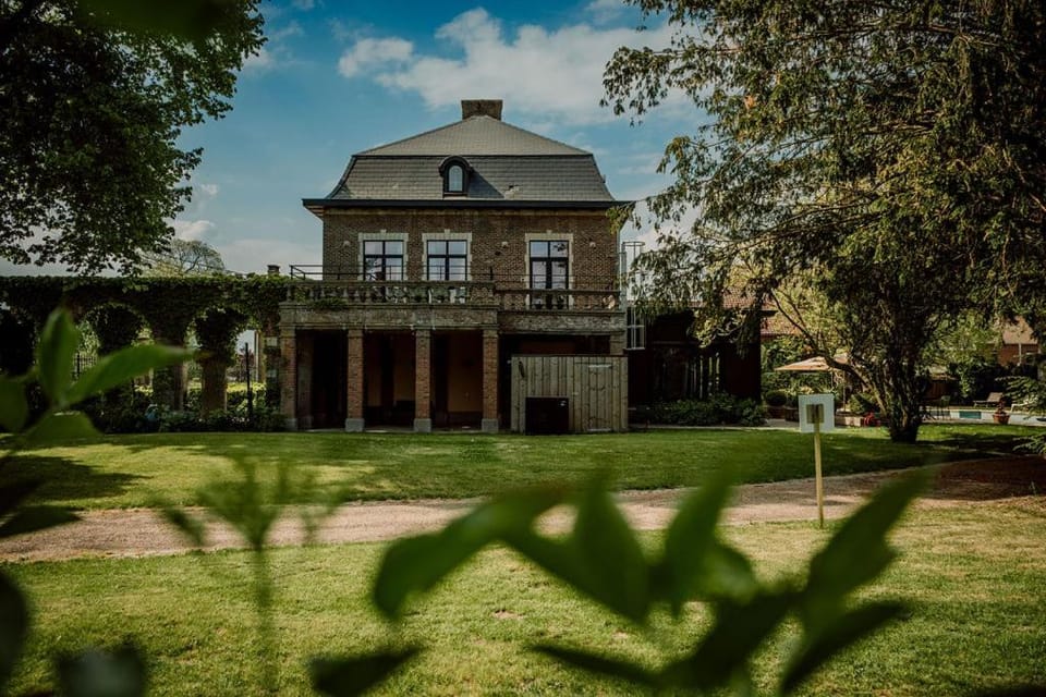 Property building, Balcony/Terrace