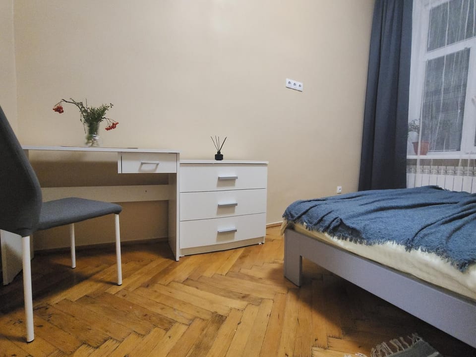 В центрі м.Чернівці 2 кімнатна затишна квартира. Apartment in Ukraine