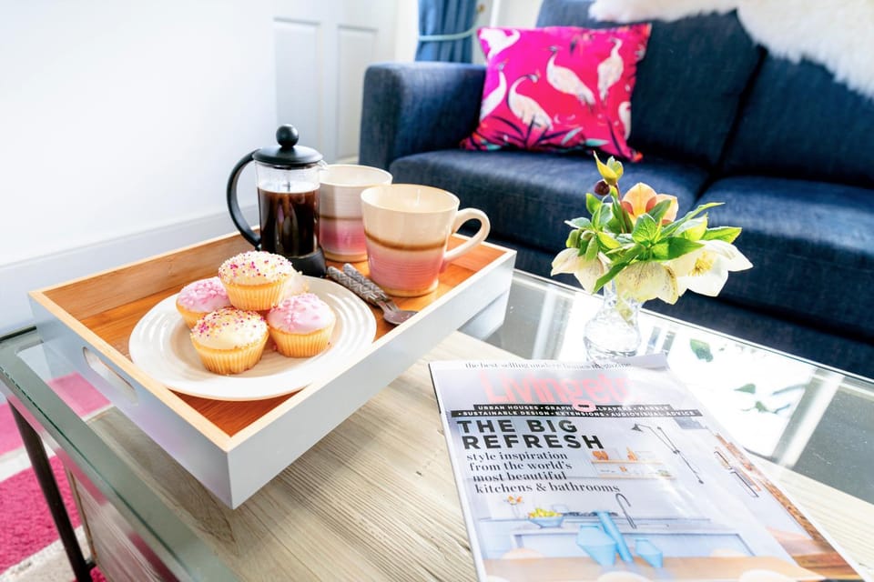 Coffee/tea facilities, Living room, Seating area